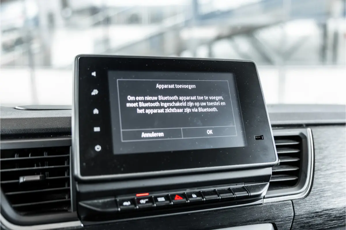 2.0 dCi 150 PK DC | Dubbel cabine | 6-Zitter | L+R Schuifdeur | Camera | Trekhaak | CarPlay | Navigatie | Nieuwe APK