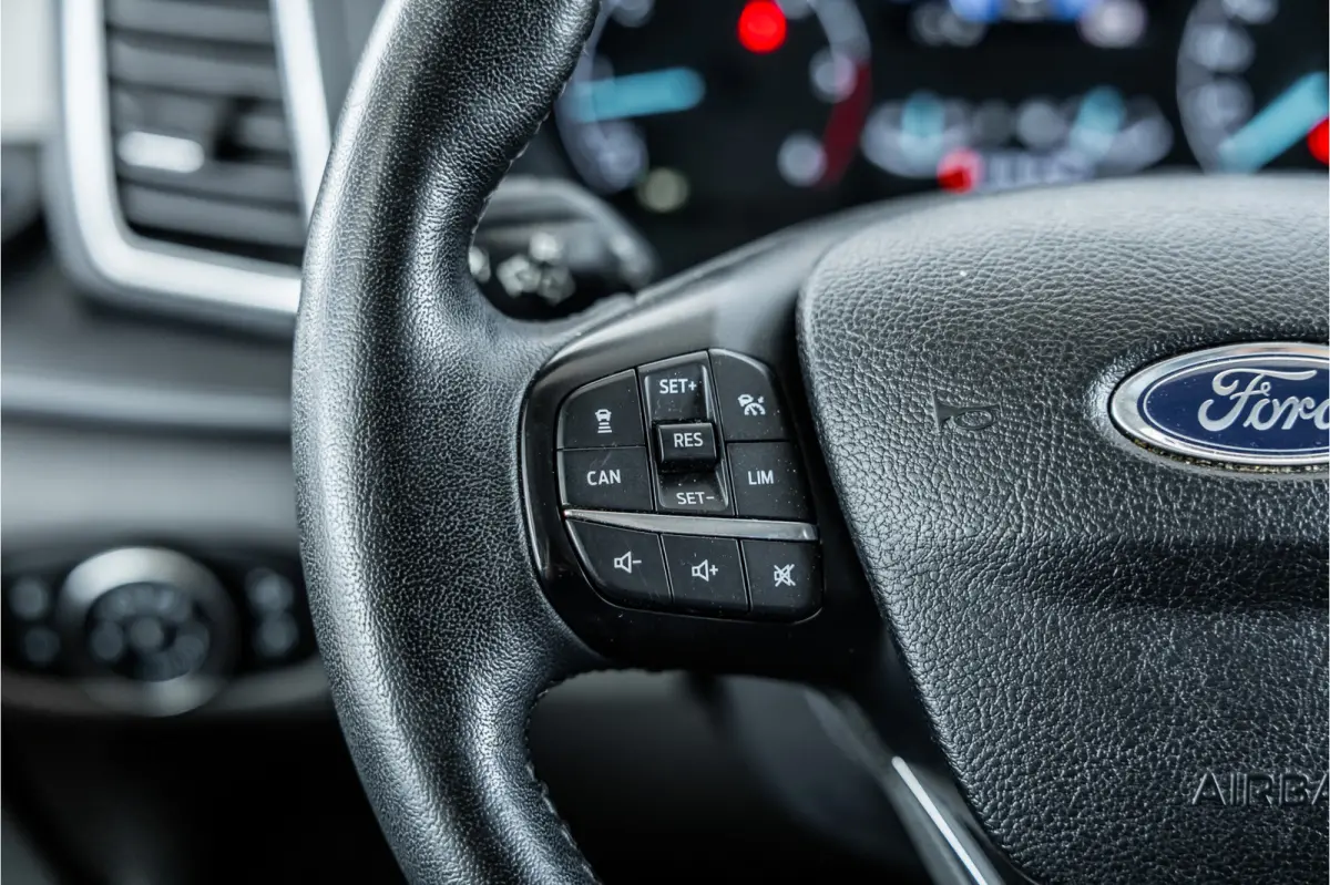 300 2.0 TDCI 170 PK L2H1 Limited DC | Bi-Xenon | ACC | L+R Schuifdeur | CarPlay | Camera | Stoelverwarming | Navigatie | Orig. NL Auto | 1e eigenaar | Nieuwe APK