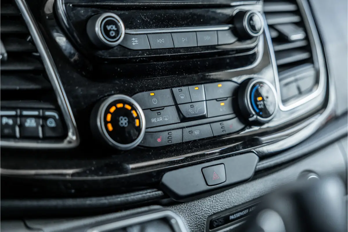 300 2.0 TDCI 170 PK L2H1 Limited DC | Bi-Xenon | ACC | L+R Schuifdeur | CarPlay | Camera | Stoelverwarming | Navigatie | Orig. NL Auto | 1e eigenaar | Nieuwe APK