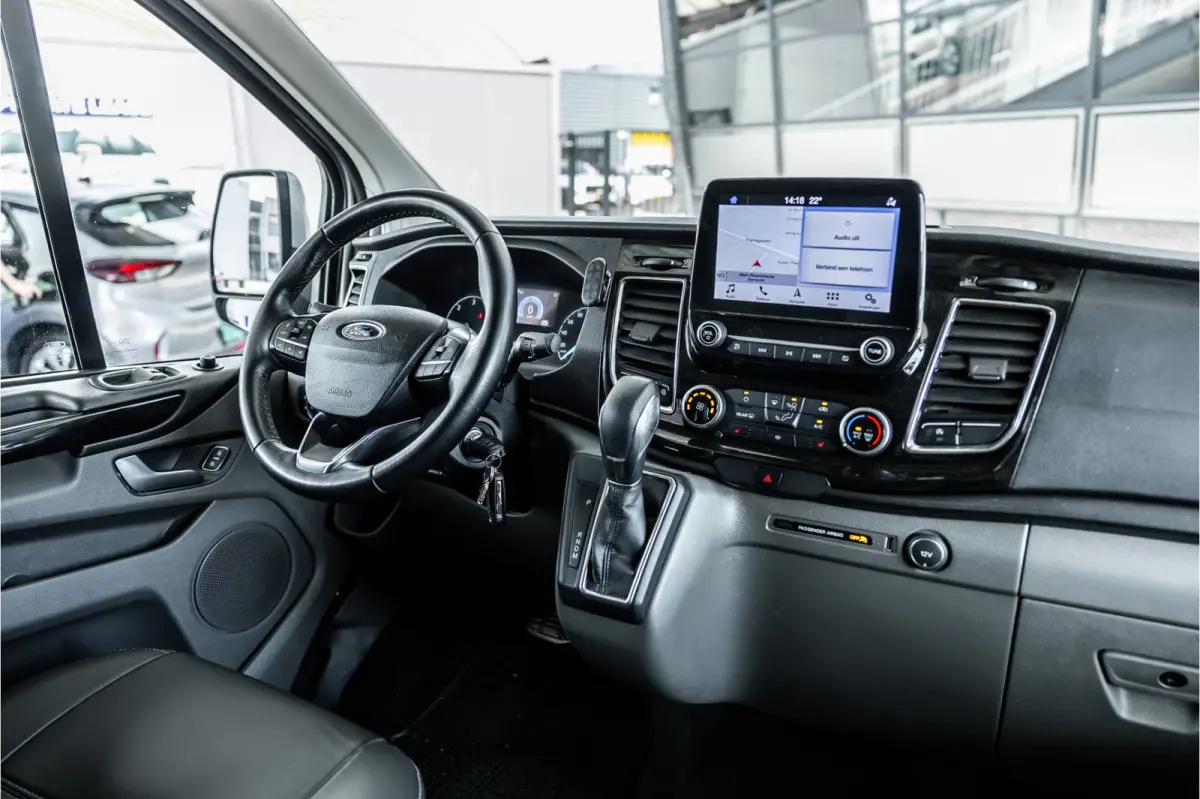 300 2.0 TDCI 170 PK L2H1 Limited DC | Bi-Xenon | ACC | L+R Schuifdeur | CarPlay | Camera | Stoelverwarming | Navigatie | Orig. NL Auto | 1e eigenaar | Nieuwe APK