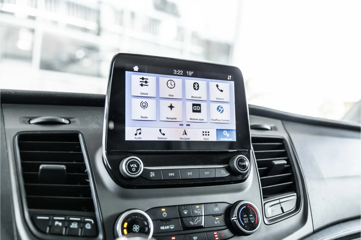 340 2.0 TDCI 170 PK L2H1 | ACC | CarPlay | Camera | Navigatie | Stoelverwarming | DAB | PDC V+A | Nieuwe APK
