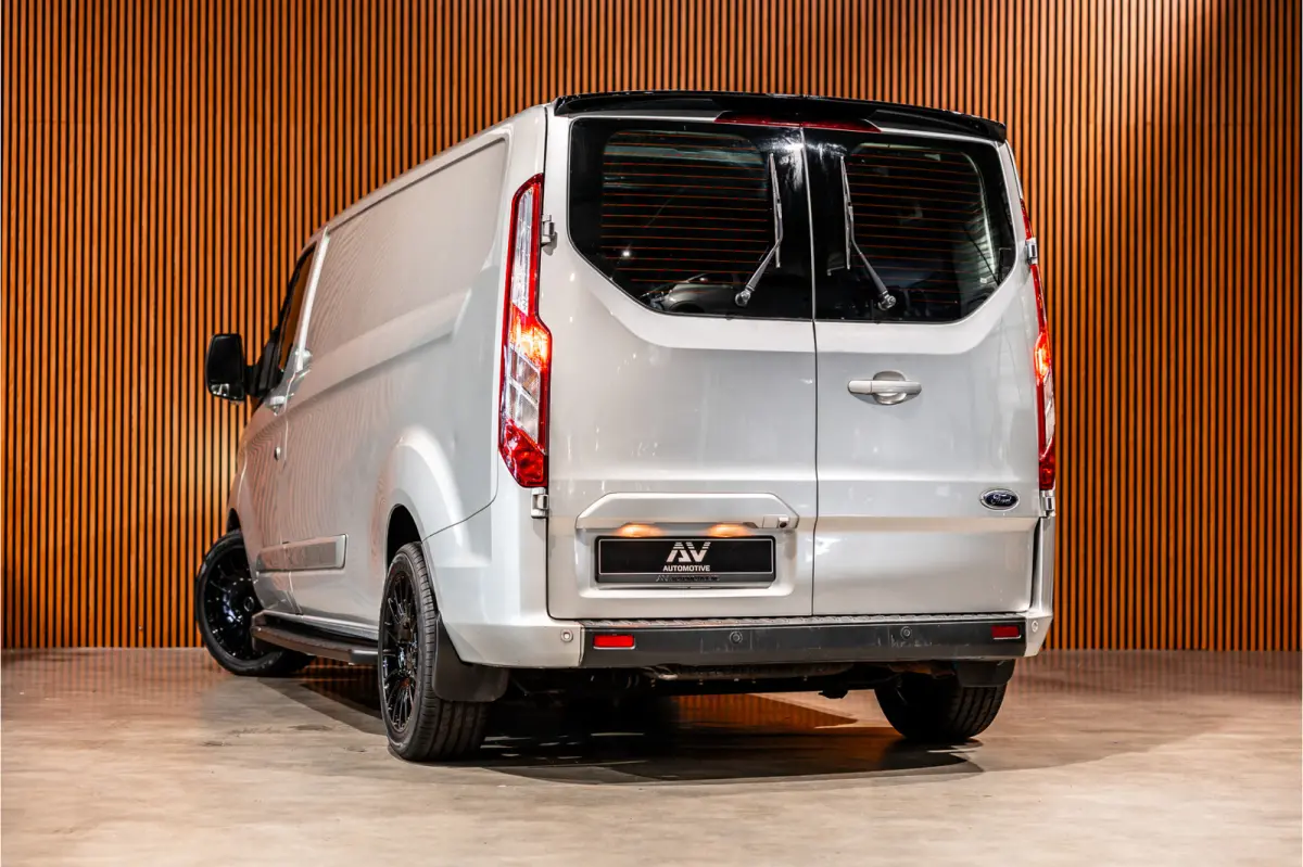 340 2.0 TDCI 170 PK L2H1 | ACC | CarPlay | Camera | Navigatie | Stoelverwarming | DAB | PDC V+A | Nieuwe APK