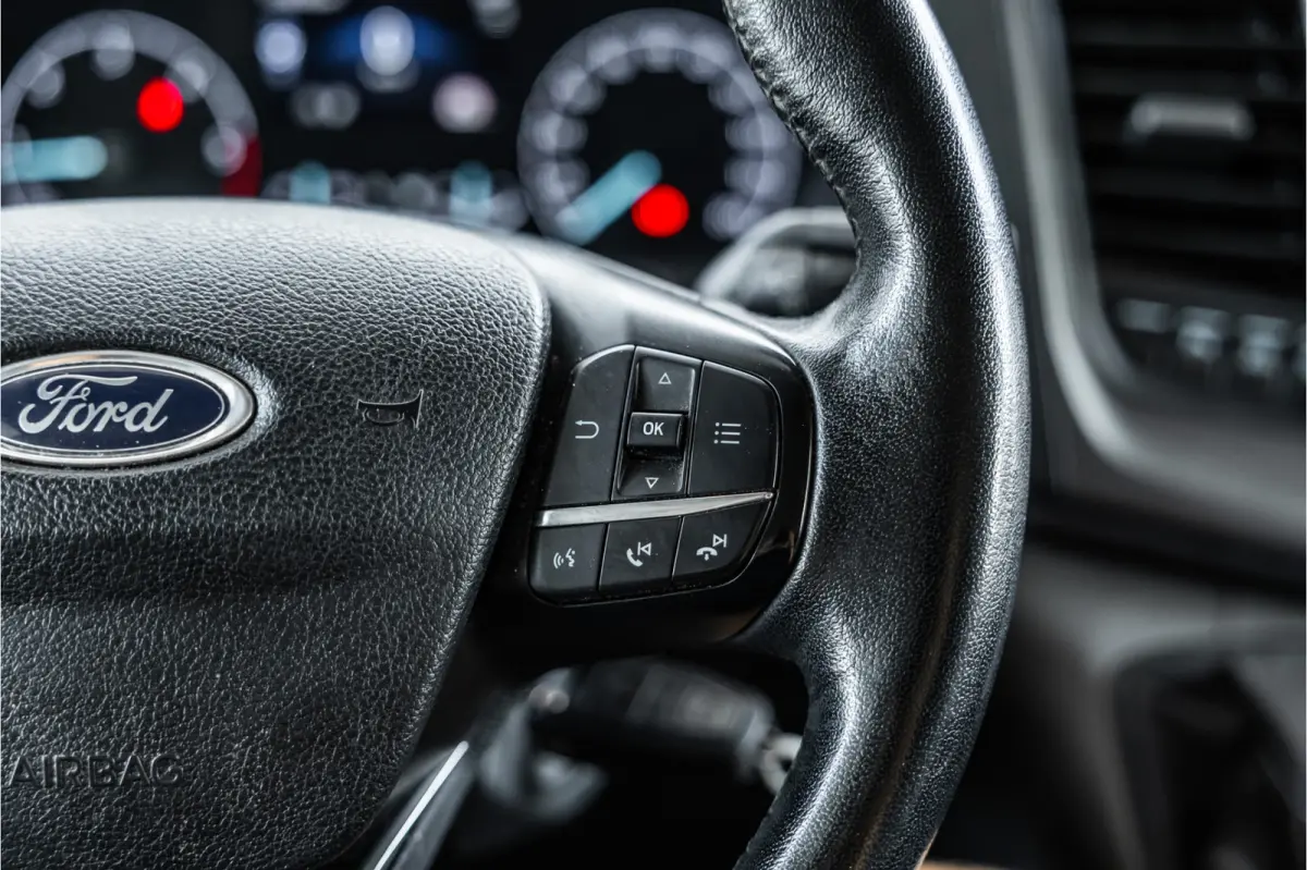 340 2.0 TDCI 170 PK L2H1 | ACC | CarPlay | Camera | Navigatie | Stoelverwarming | DAB | PDC V+A | Nieuwe APK