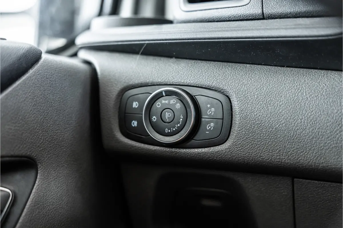 340 2.0 TDCI 170 PK L2H1 | ACC | CarPlay | Camera | Navigatie | Stoelverwarming | DAB | PDC V+A | Nieuwe APK