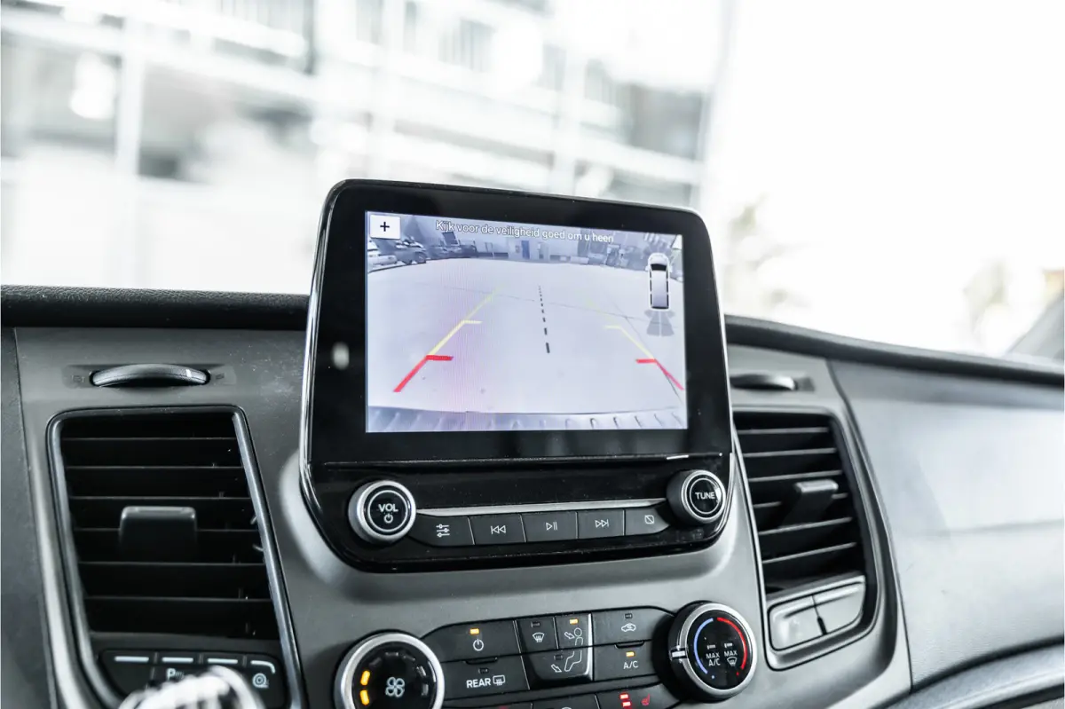 340 2.0 TDCI 170 PK L2H1 | ACC | CarPlay | Camera | Navigatie | Stoelverwarming | DAB | PDC V+A | Nieuwe APK