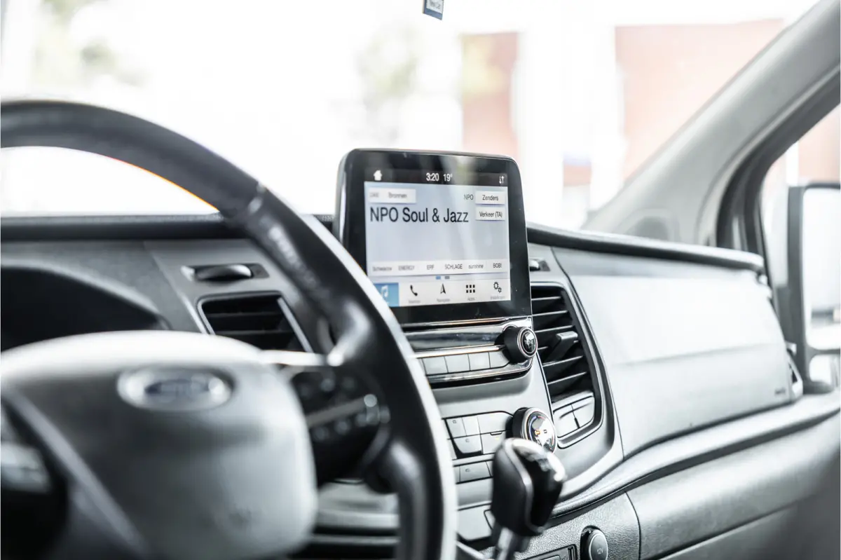 340 2.0 TDCI 170 PK L2H1 | ACC | CarPlay | Camera | Navigatie | Stoelverwarming | DAB | PDC V+A | Nieuwe APK