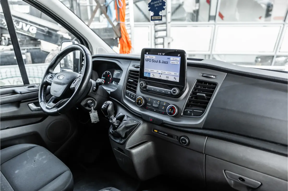 340 2.0 TDCI 170 PK L2H1 | ACC | CarPlay | Camera | Navigatie | Stoelverwarming | DAB | PDC V+A | Nieuwe APK