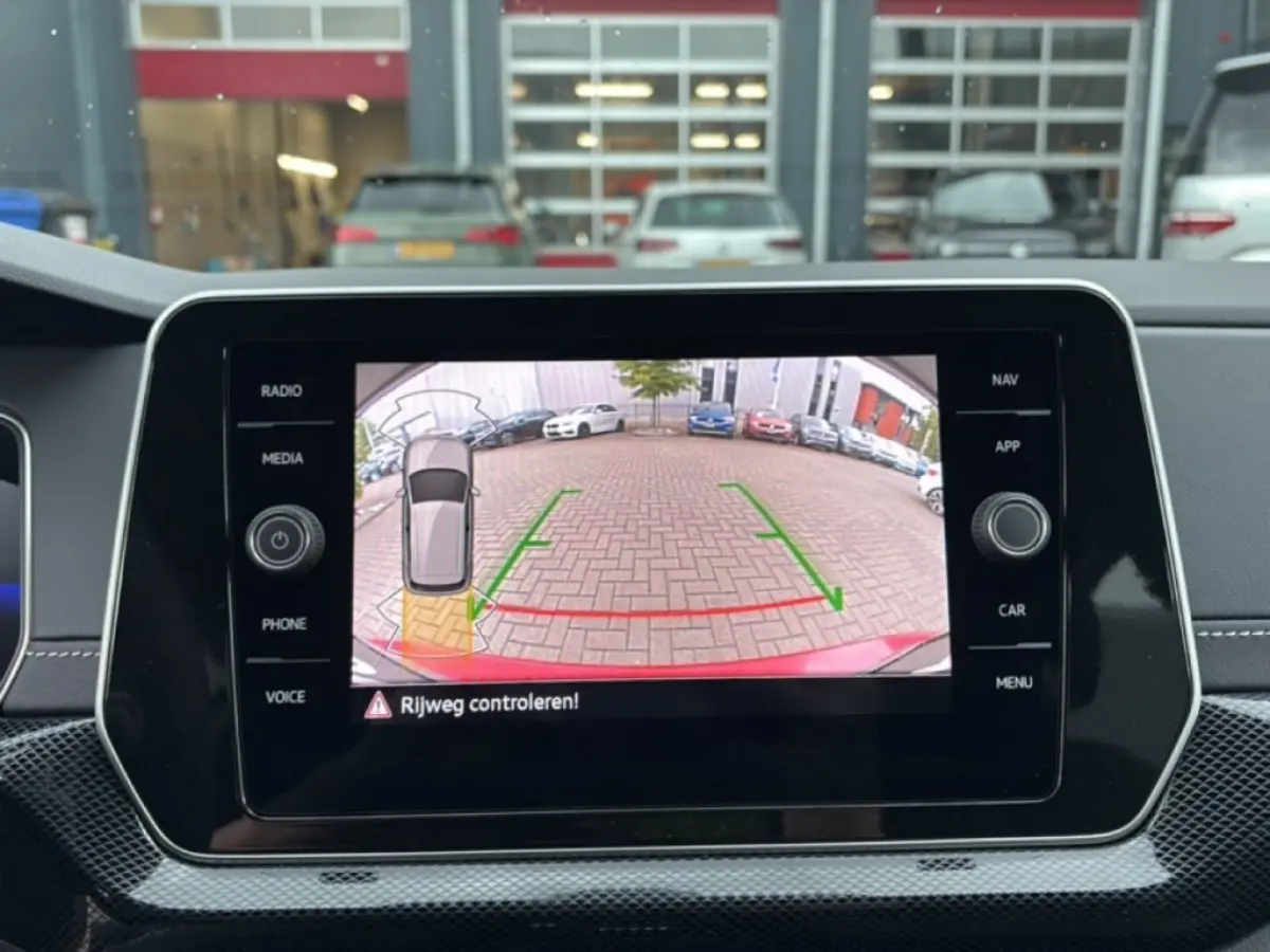1.5 TSI DSG R-LINE AFN.TREKHAAK/CAMERA/IQ-LIGHTS/STOELVERW/CARPLAY