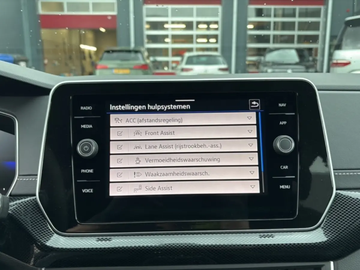 1.5 TSI DSG R-LINE AFN.TREKHAAK/CAMERA/IQ-LIGHTS/STOELVERW/CARPLAY