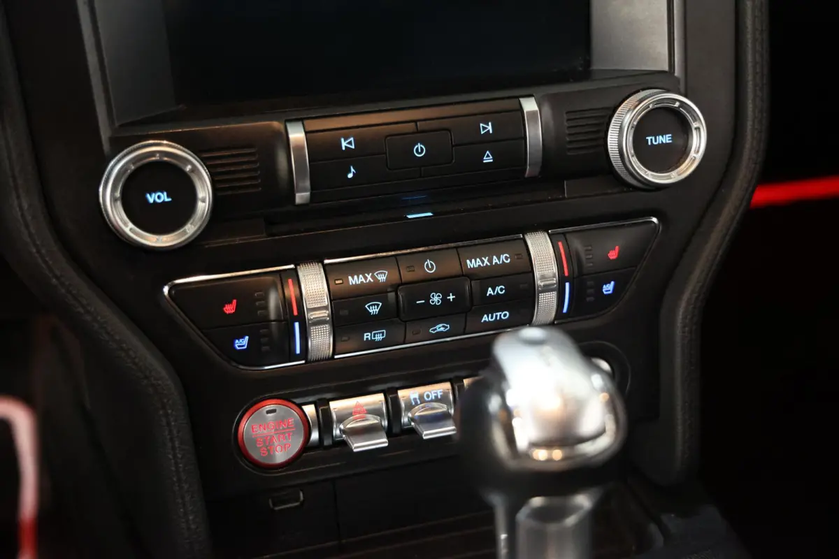 5.0 V8 AUTOMAAT