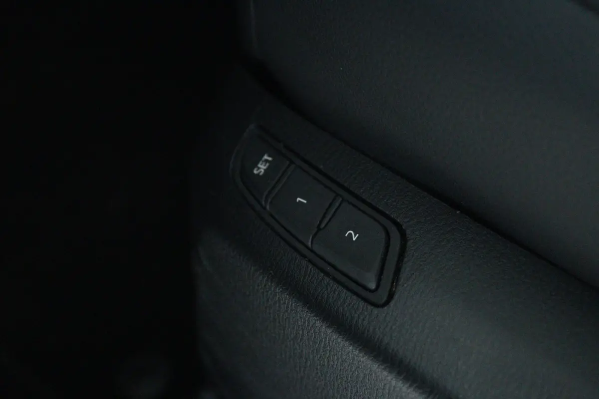 2.0 SkyActiv-G 165 Skylease GT | Cruise Control | Trekhaak | Camera | Stoel+Stuurverwarming | Memory | Bose Audio | Navi | Climate | LED