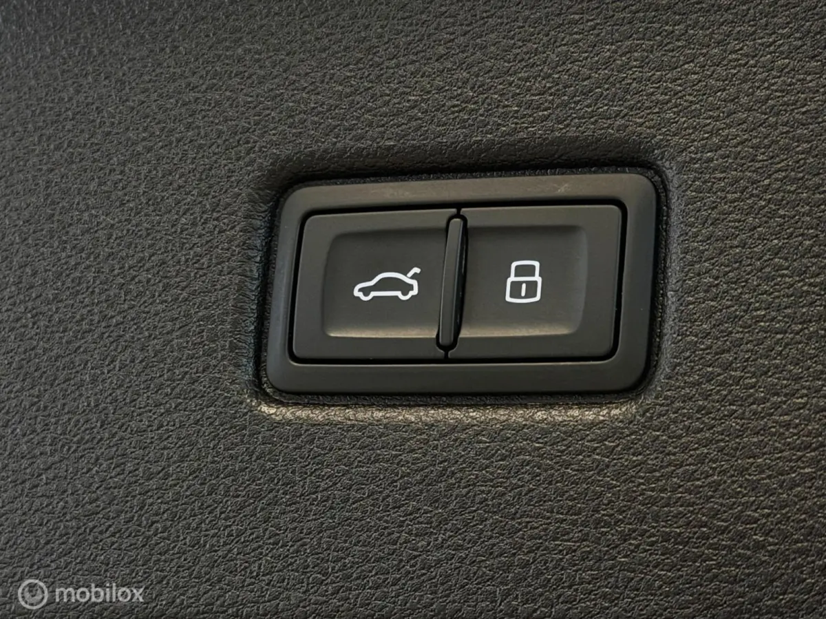 55 TFSI e S-line Panorama/Keyless/Trekhaak/SQ5 look