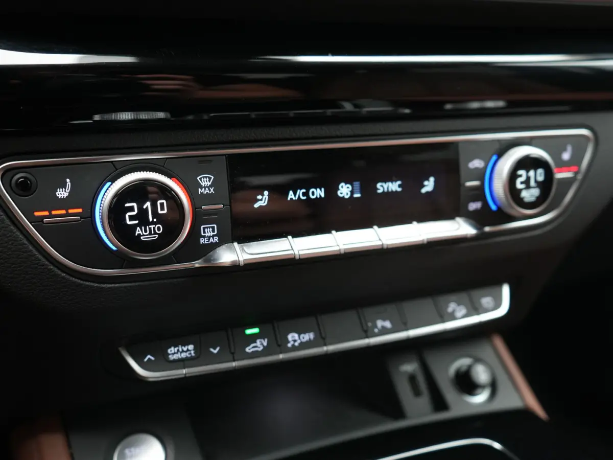 50 TFSI e Advanced edition PHEV 300pk Dealer O.H | Trekhaak Af Fabriek | Head Up | Apple Carplay | Lederen Sportstoelen Verwarmd | Cruise Control | Virtual | Navigatie | DAB | 19"L.M | Plug 