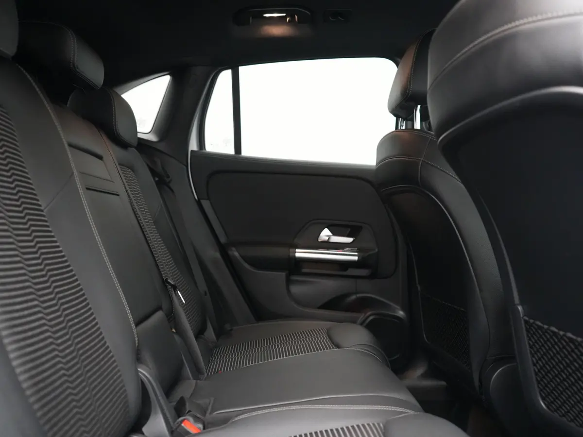 250 e Progressive PHEV 218pk Dealer O.H | Adaptive Cruise | Camera | Lederen Sportstoelen Verwarmd | BLIS | Apple Carplay | Pilot Assist | Widescreen Navi | Virtual | DAB | 18"L.M | Plug In 