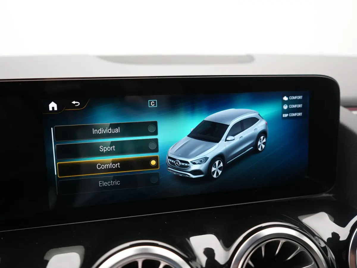 250 e Progressive PHEV 218pk Dealer O.H | Adaptive Cruise | Camera | Lederen Sportstoelen Verwarmd | BLIS | Apple Carplay | Pilot Assist | Widescreen Navi | Virtual | DAB | 18"L.M | Plug In 