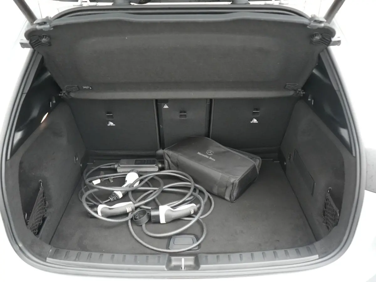 250 e Progressive PHEV 218pk Dealer O.H | Adaptive Cruise | Camera | Lederen Sportstoelen Verwarmd | BLIS | Apple Carplay | Pilot Assist | Widescreen Navi | Virtual | DAB | 18"L.M | Plug In 