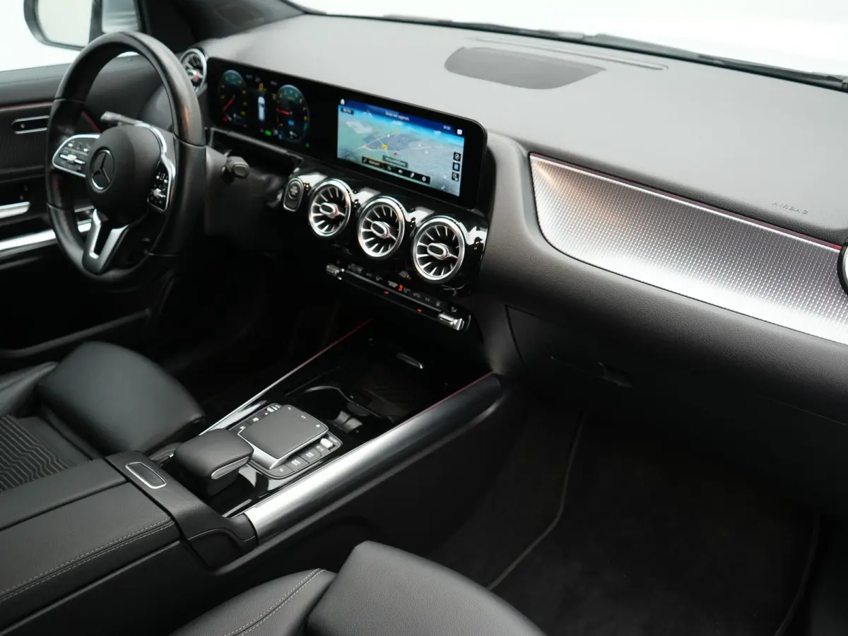 250 e Progressive PHEV 218pk Dealer O.H | Adaptive Cruise | Camera | Lederen Sportstoelen Verwarmd | BLIS | Apple Carplay | Pilot Assist | Widescreen Navi | Virtual | DAB | 18"L.M | Plug In 
