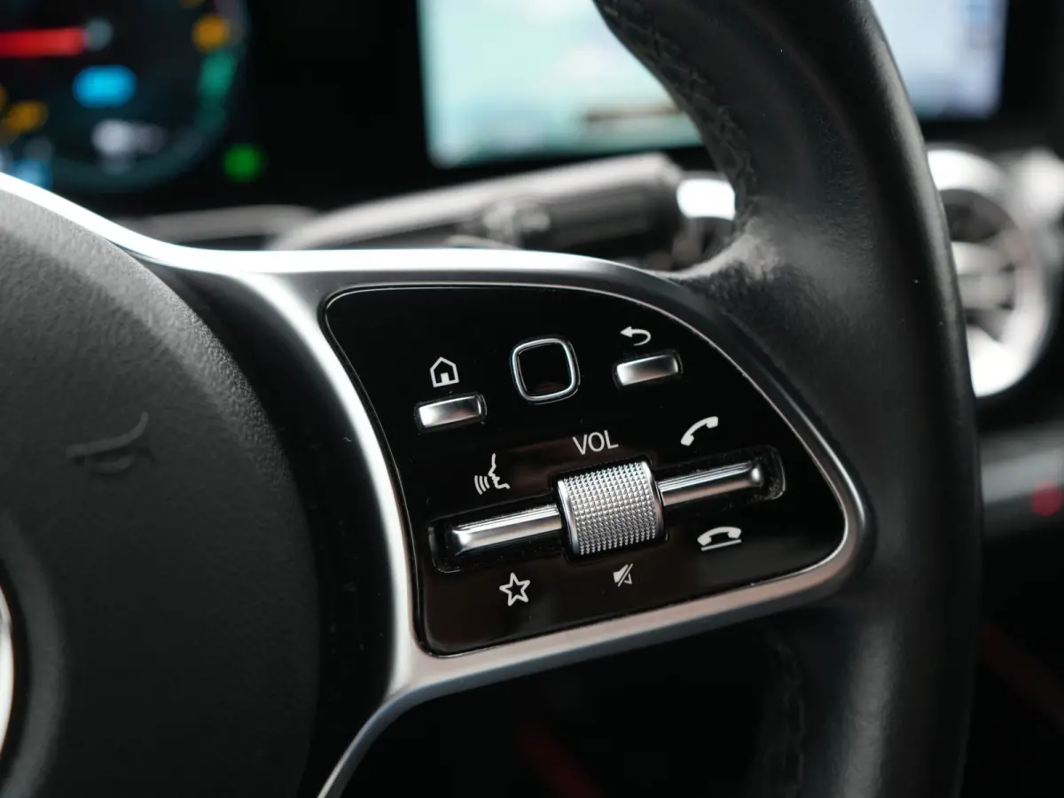 250 e Progressive PHEV 218pk Dealer O.H | Adaptive Cruise | Camera | Lederen Sportstoelen Verwarmd | BLIS | Apple Carplay | Pilot Assist | Widescreen Navi | Virtual | DAB | 18"L.M | Plug In 