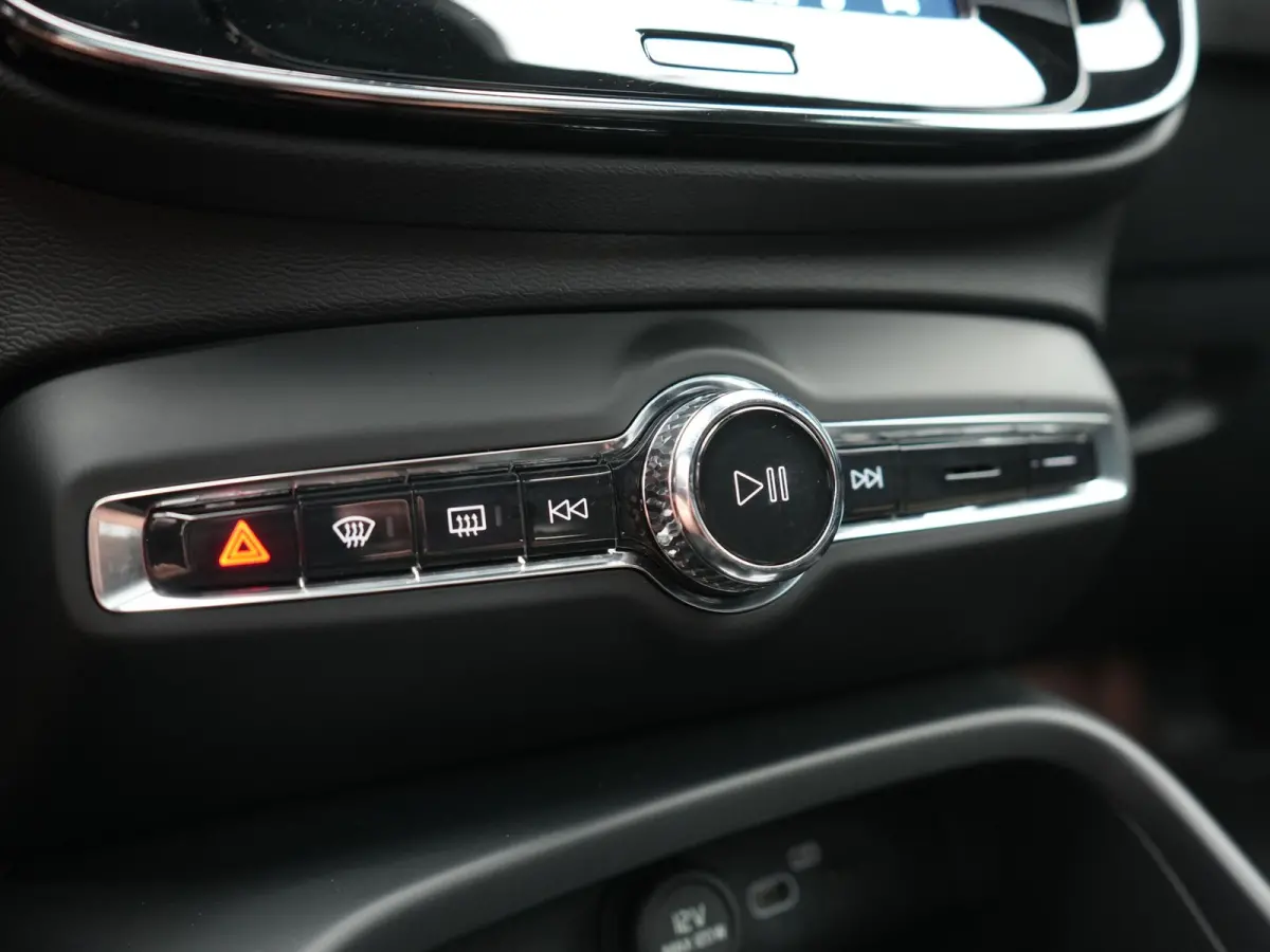 Ultimate 69 kWh 232pk Dealer O.H | Trekhaak Af Fabriek | Panodak | 360 Camera | Adaptive Cruise | Harman / Kardon | Alcantara Sportstoelen Memory & Verwarmd | BLIS | Keyless | Apple Carplay 