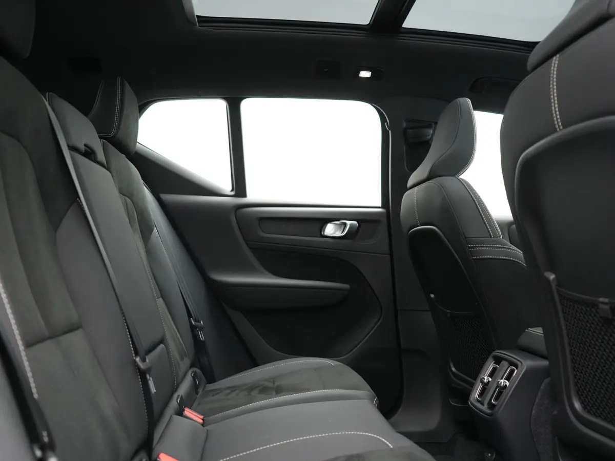 Ultimate 69 kWh 232pk Dealer O.H | Trekhaak Af Fabriek | Panodak | 360 Camera | Adaptive Cruise | Harman / Kardon | Alcantara Sportstoelen Memory & Verwarmd | BLIS | Keyless | Apple Carplay 
