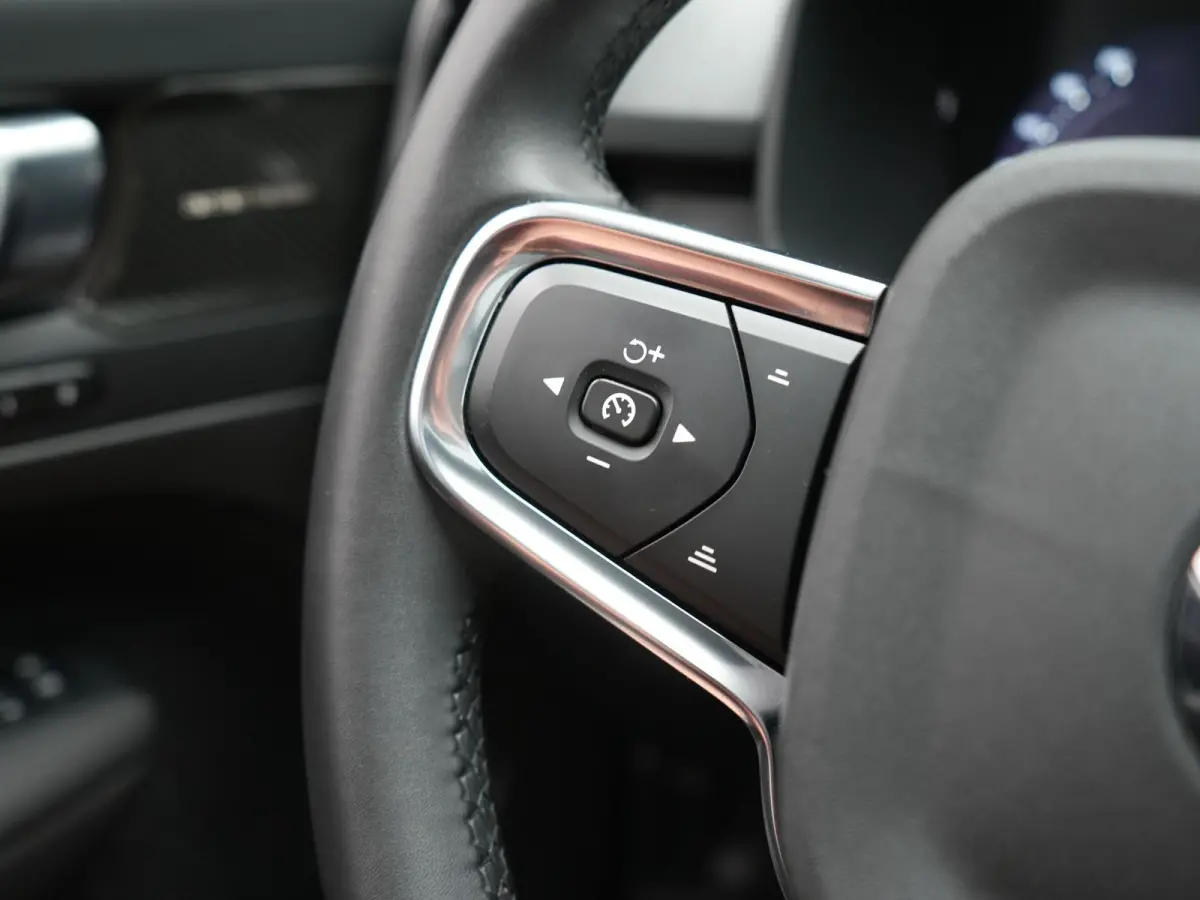 Ultimate 69 kWh 232pk Dealer O.H | Trekhaak Af Fabriek | Panodak | 360 Camera | Adaptive Cruise | Harman / Kardon | Alcantara Sportstoelen Memory & Verwarmd | BLIS | Keyless | Apple Carplay 