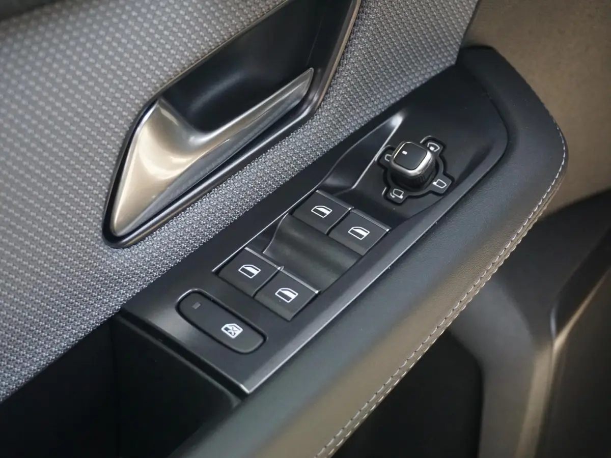 1.2 Turbo Hybrid Business Edition