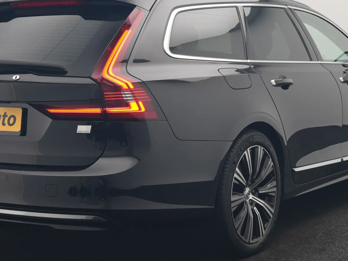 T6 AWD Inscription PHEV 350pk Dealer O.H | Panodak | Adaptive Cruise | Camera | Harman / Kardon | Lederen Sportstoelen Memory & Verwarmd | Apple Carplay | BLIS | Keyless | Pilot Assist | Goo