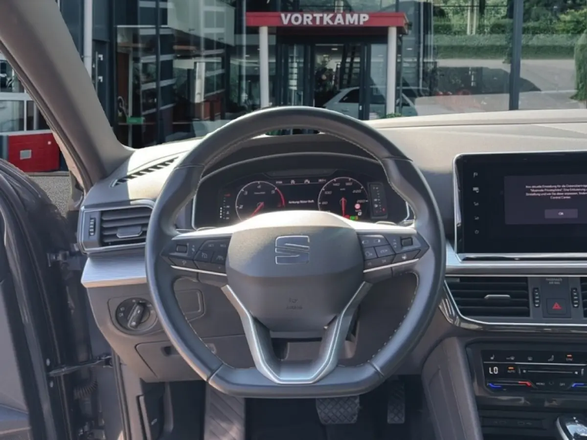 2.0 TDI DSG XPERIENCE TREKHAAK/PANO-DAK/CAMERA/ELEK-KLEP/STOELVERW