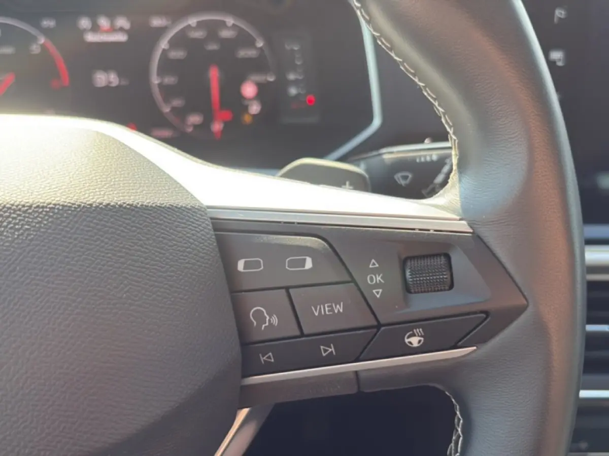 2.0 TDI DSG XPERIENCE TREKHAAK/PANO-DAK/CAMERA/ELEK-KLEP/STOELVERW