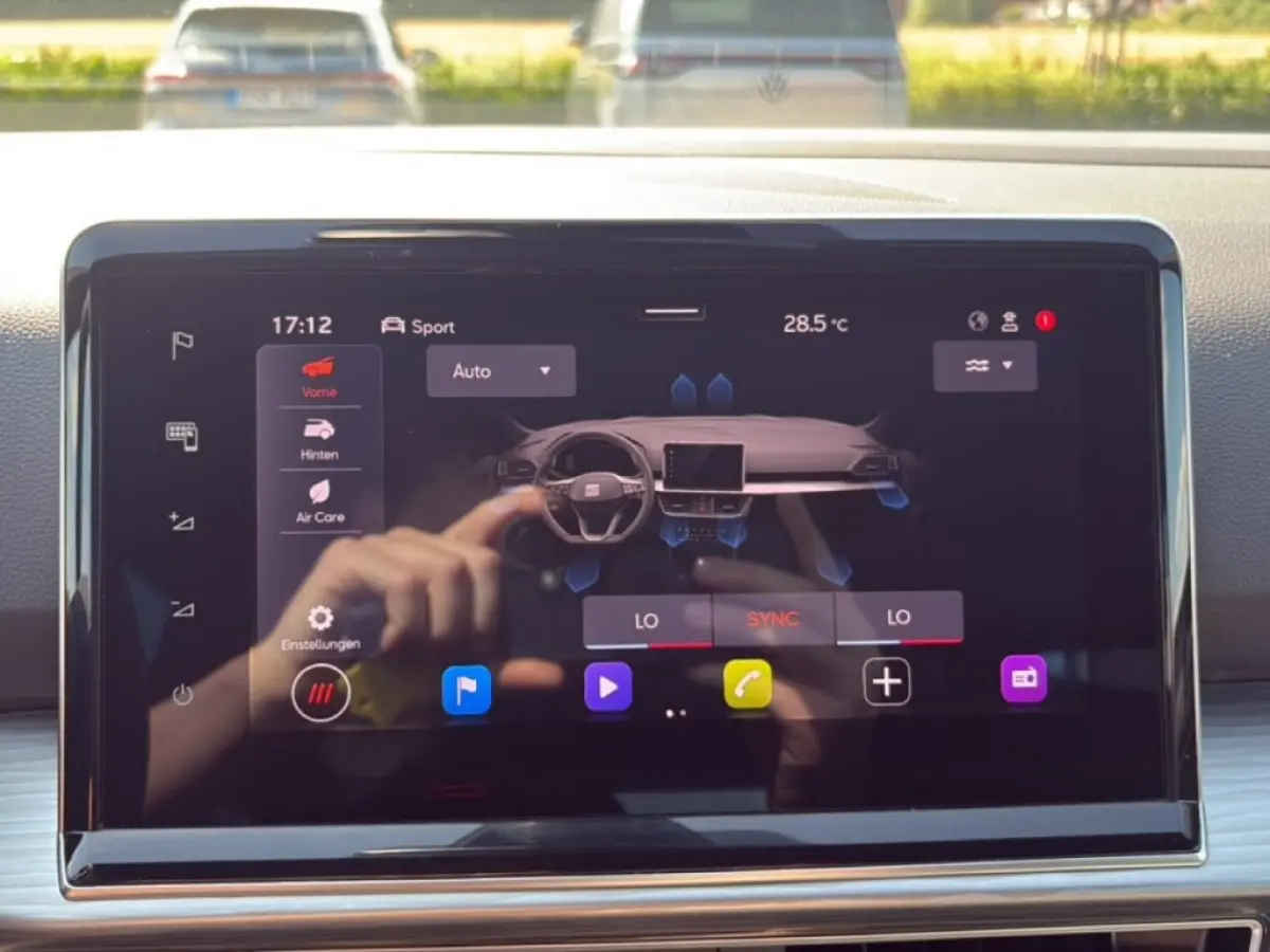 2.0 TDI DSG XPERIENCE TREKHAAK/PANO-DAK/CAMERA/ELEK-KLEP/STOELVERW