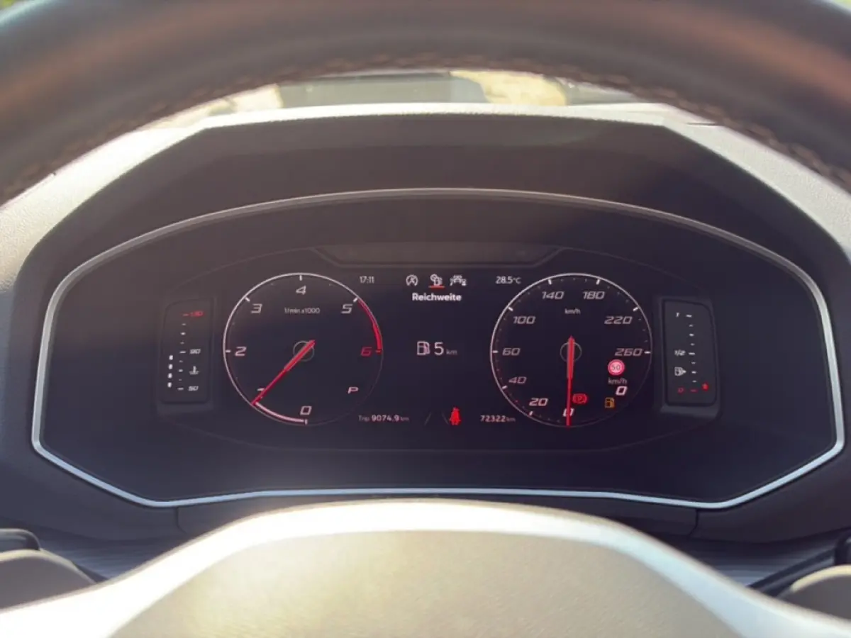2.0 TDI DSG XPERIENCE TREKHAAK/PANO-DAK/CAMERA/ELEK-KLEP/STOELVERW