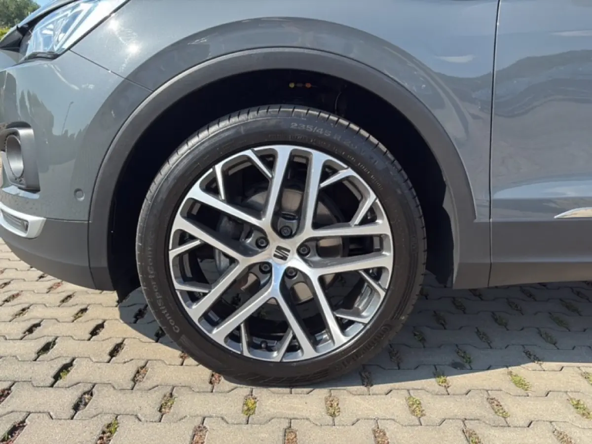 2.0 TDI DSG XPERIENCE TREKHAAK/PANO-DAK/CAMERA/ELEK-KLEP/STOELVERW
