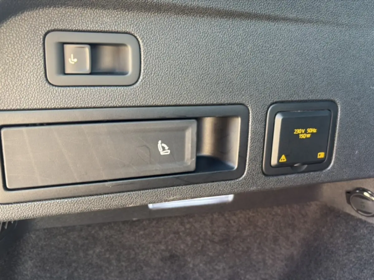 2.0 TDI DSG XPERIENCE TREKHAAK/PANO-DAK/CAMERA/ELEK-KLEP/STOELVERW