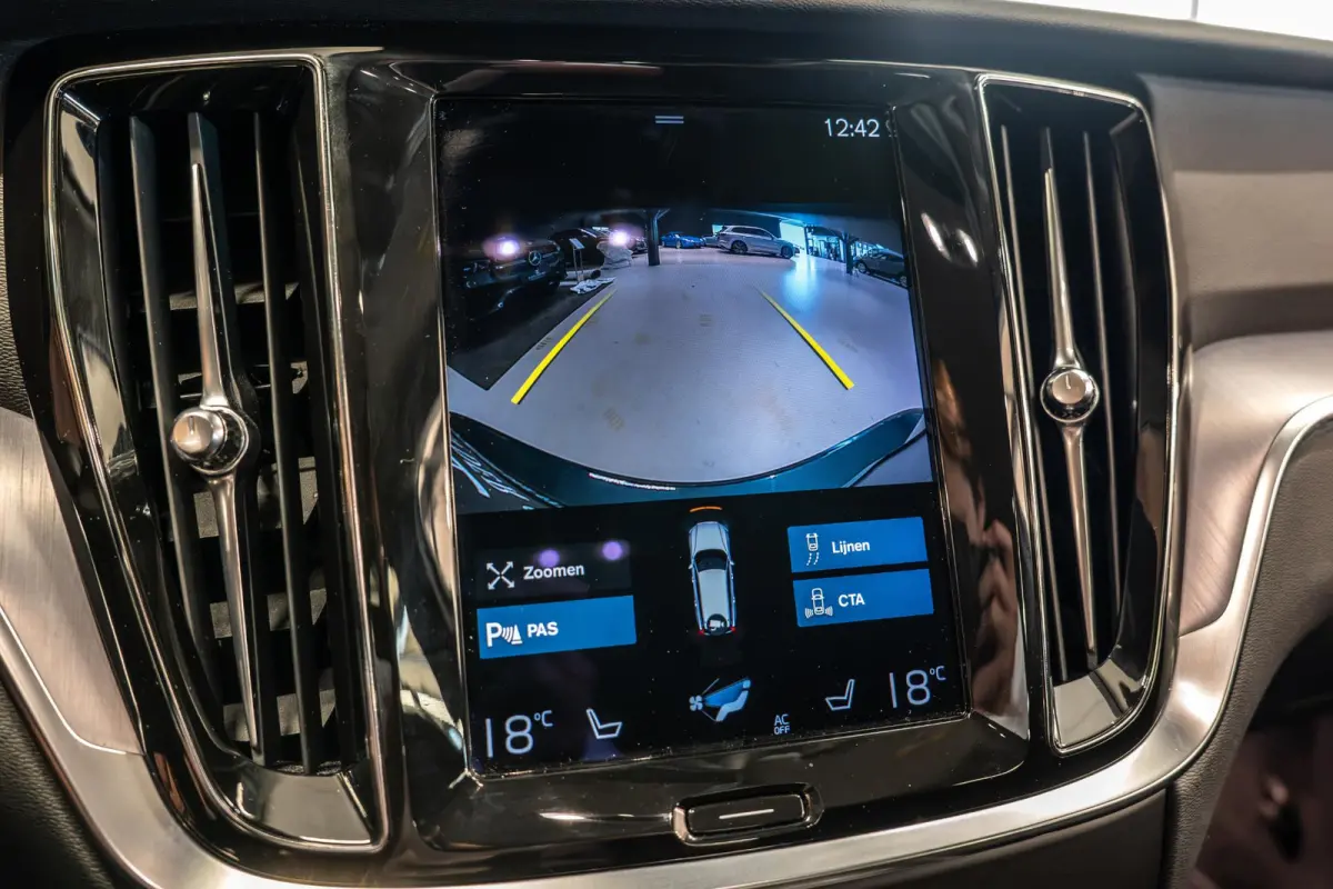 2.0 B4 Business Pro Harman Kardon l Stoelverwarming | Apple CarPlay | Adapt. Cruise l Dealer Onderhouden
