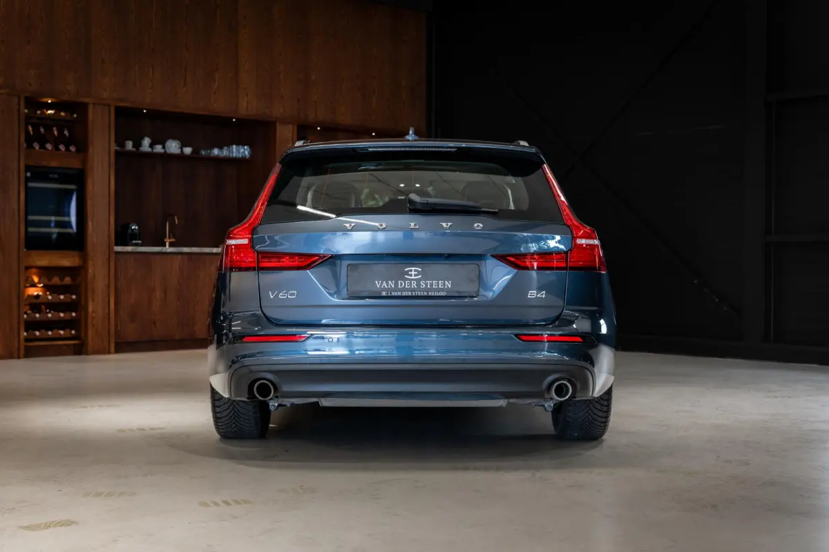 2.0 B4 Business Pro Harman Kardon l Stoelverwarming | Apple CarPlay | Adapt. Cruise l Dealer Onderhouden