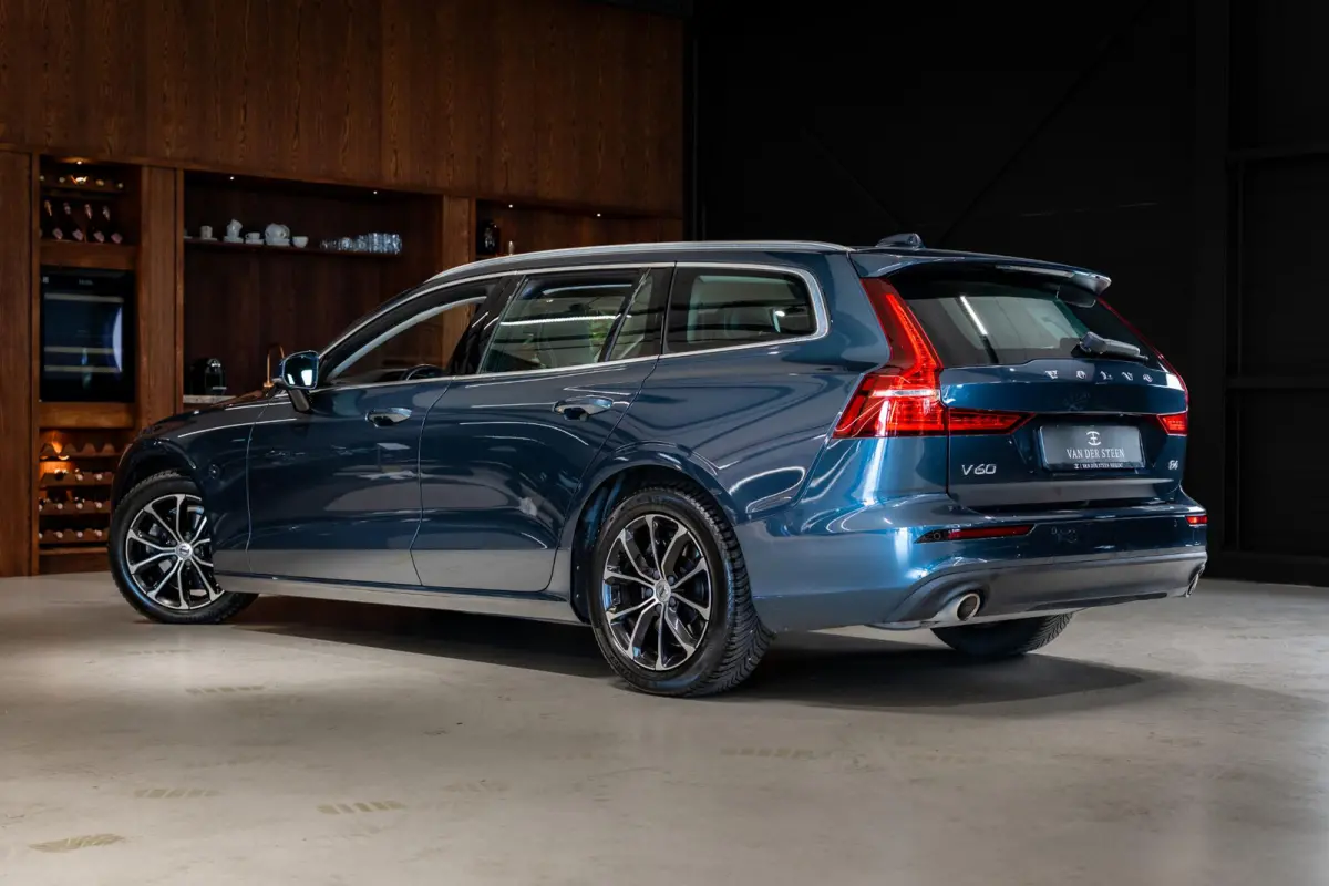 2.0 B4 Business Pro Harman Kardon l Stoelverwarming | Apple CarPlay | Adapt. Cruise l Dealer Onderhouden