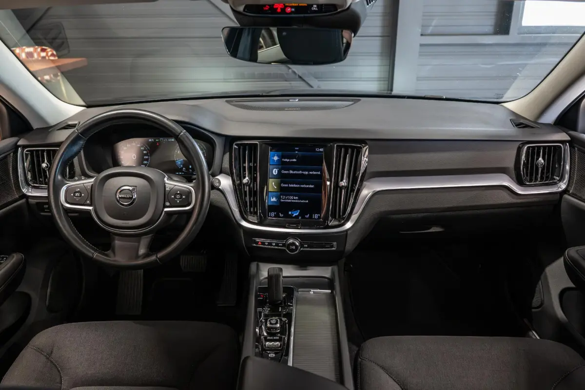 2.0 B4 Business Pro Harman Kardon l Stoelverwarming | Apple CarPlay | Adapt. Cruise l Dealer Onderhouden
