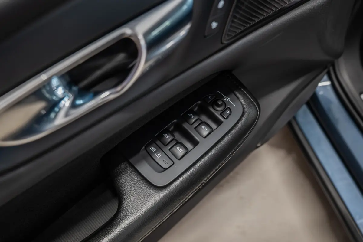 2.0 B4 Business Pro Harman Kardon l Stoelverwarming | Apple CarPlay | Adapt. Cruise l Dealer Onderhouden