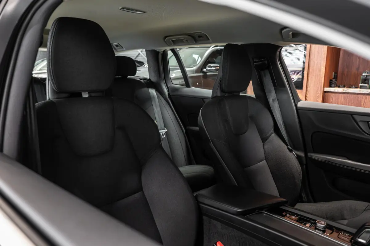 2.0 B4 Business Pro Harman Kardon l Stoelverwarming | Apple CarPlay | Adapt. Cruise l Dealer Onderhouden
