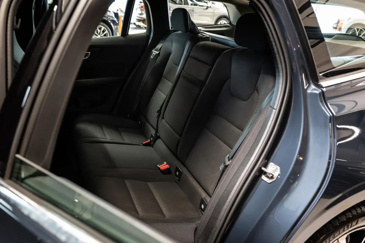 2.0 B4 Business Pro Harman Kardon l Stoelverwarming | Apple CarPlay | Adapt. Cruise l Dealer Onderhouden