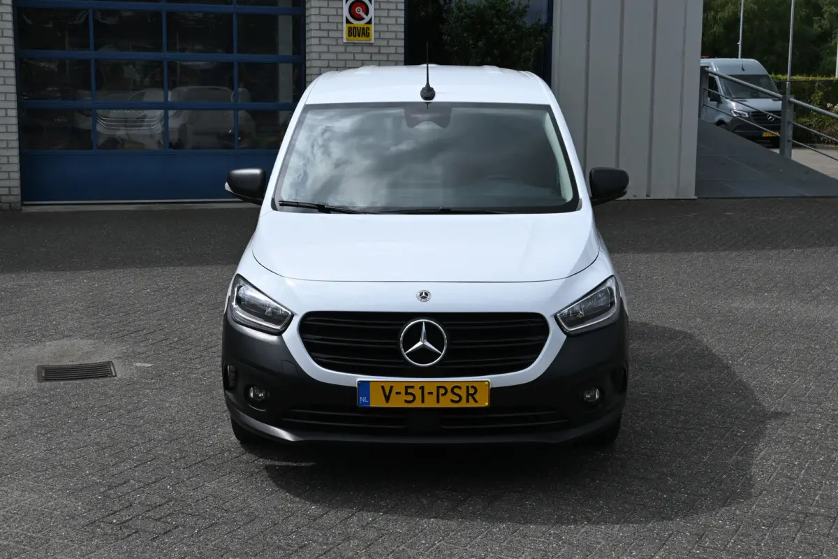 110 CDI L1 Pro 3-Zits, Apple Carplay/Android Auto, Stoelverwarming