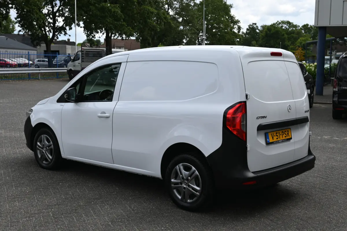 110 CDI L1 Pro 3-Zits, Apple Carplay/Android Auto, Stoelverwarming