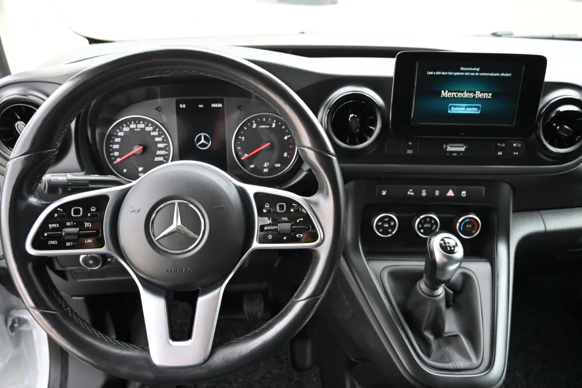 110 CDI L1 Pro 3-Zits, Apple Carplay/Android Auto, Stoelverwarming