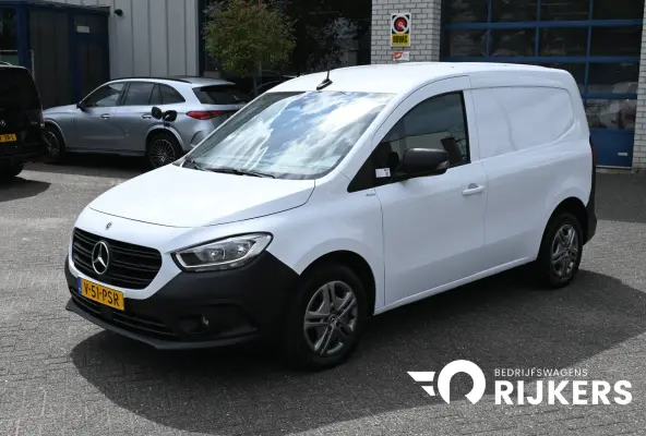 110 CDI L1 Pro 3-Zits, Apple Carplay/Android Auto, Stoelverwarming