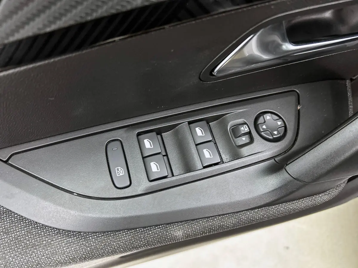 1.2 Hybrid 145 Style AUTOMAAT | CARPLAY | LED | CRUISE