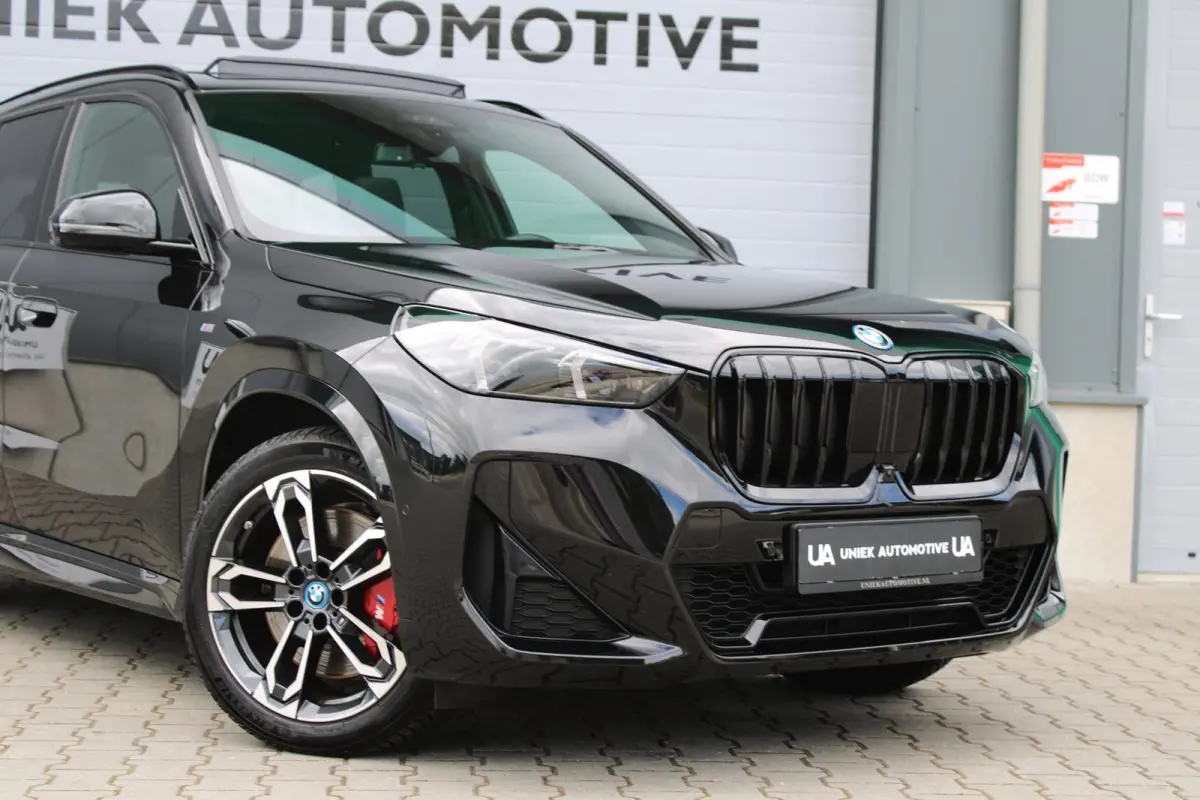 XDRIVE 30e M SPORT PRO | PANO | TREKHAAK | HARMAN KARDON | HEAD UP | 360 CAMERA | 19"| CARPLAY | SFEERVERLICHTING | ACC |