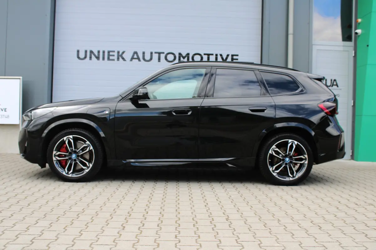 XDRIVE 30e M SPORT PRO | PANO | TREKHAAK | HARMAN KARDON | HEAD UP | 360 CAMERA | 19"| CARPLAY | SFEERVERLICHTING | ACC |