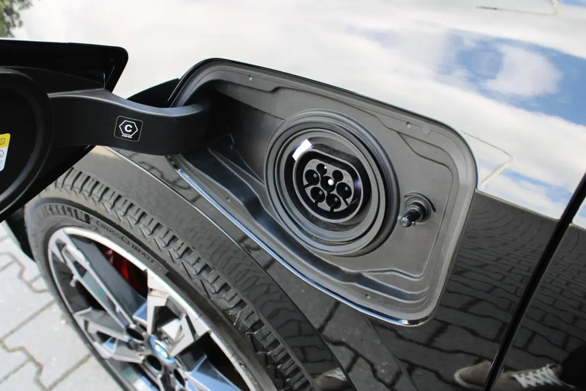XDRIVE 30e M SPORT PRO | PANO | TREKHAAK | HARMAN KARDON | HEAD UP | 360 CAMERA | 19"| CARPLAY | SFEERVERLICHTING | ACC |