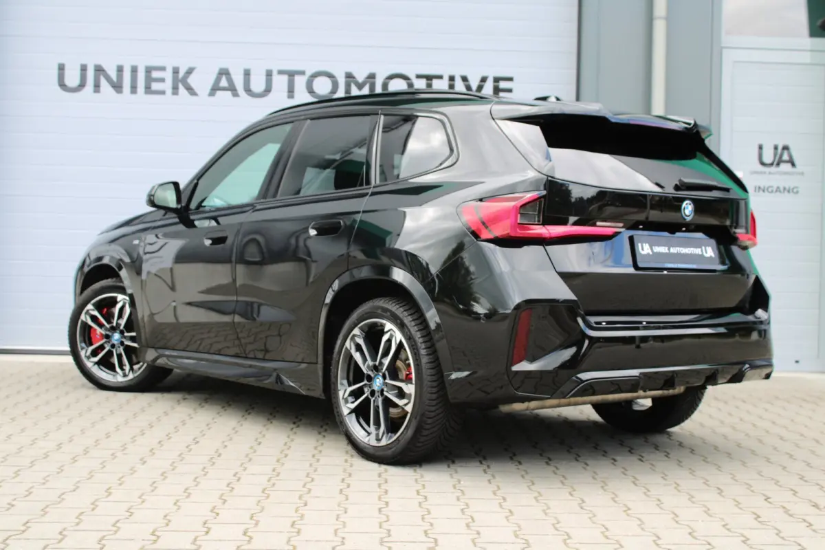 XDRIVE 30e M SPORT PRO | PANO | TREKHAAK | HARMAN KARDON | HEAD UP | 360 CAMERA | 19"| CARPLAY | SFEERVERLICHTING | ACC |
