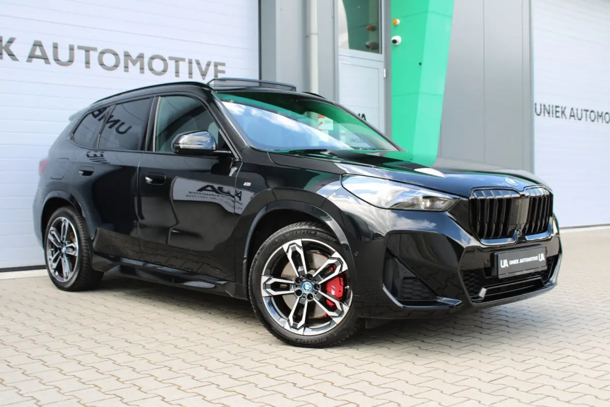 XDRIVE 30e M SPORT PRO | PANO | TREKHAAK | HARMAN KARDON | HEAD UP | 360 CAMERA | 19"| CARPLAY | SFEERVERLICHTING | ACC |